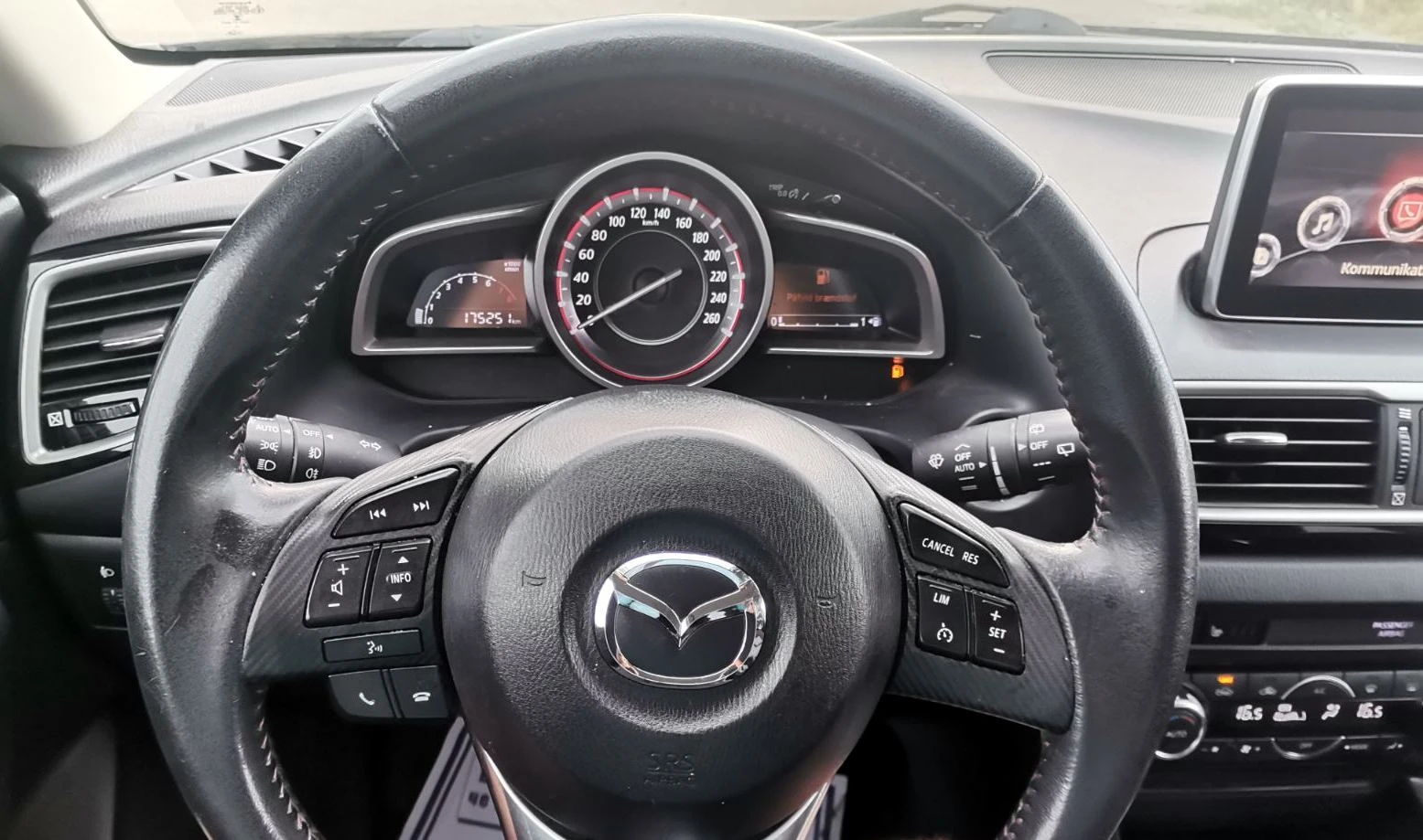 Mazda 3 УНИКАЛЕН/ SKYACTIVE - изображение 10