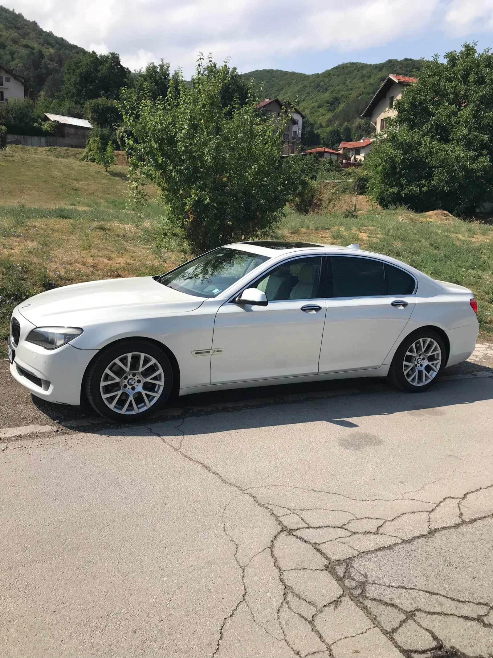 BMW 740 Xdrive  - изображение 2