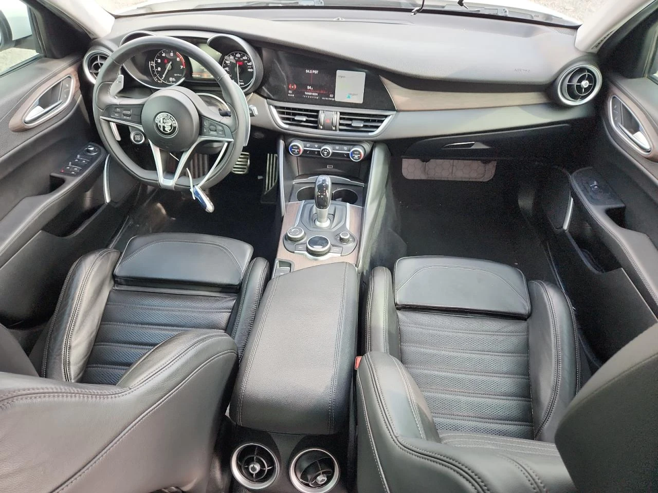 Alfa Romeo Giulia Ti* Q4* Памет на седалките* Подгрев - изображение 8