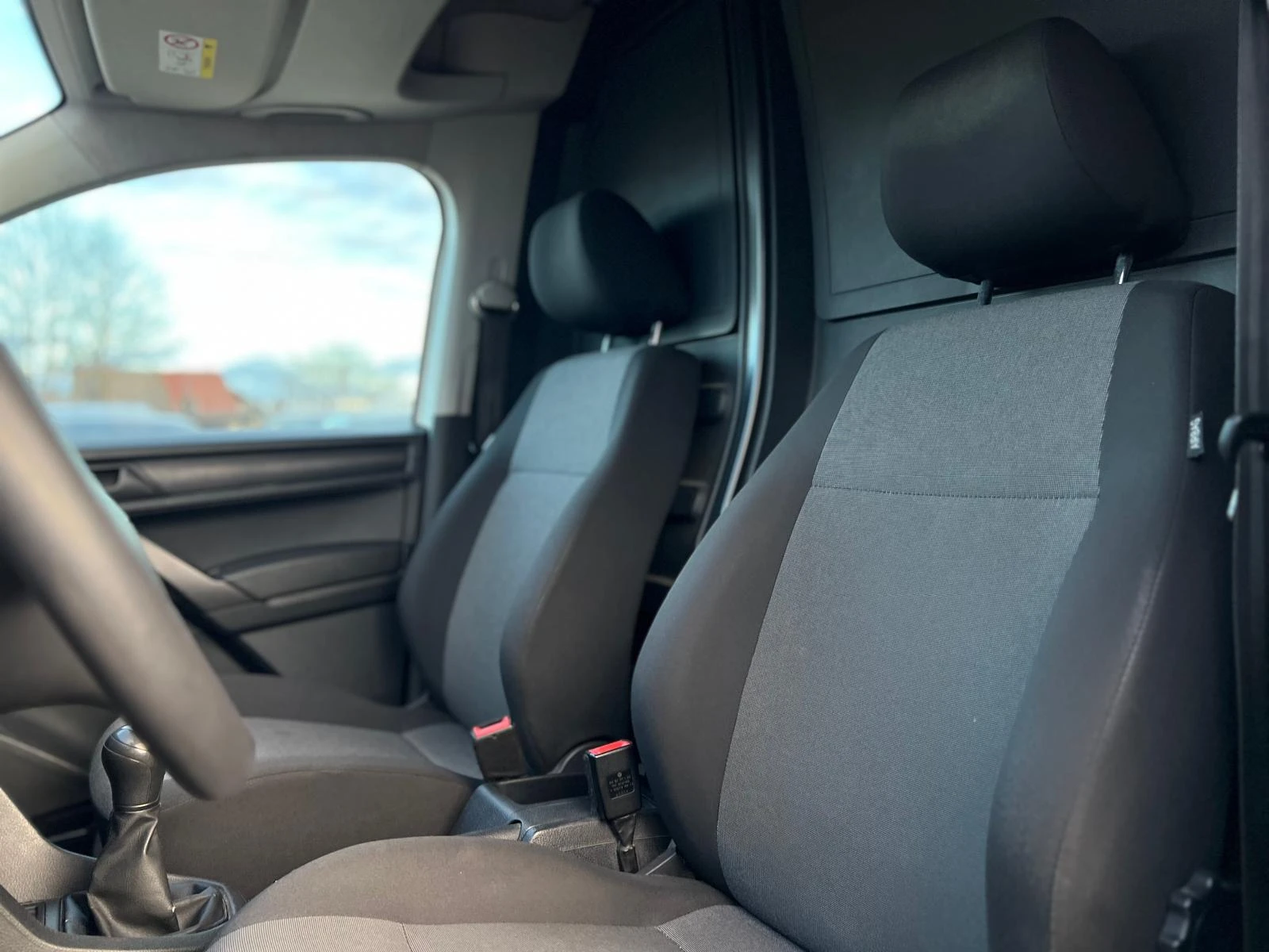 VW Caddy / 2.0 TDI / РЕГИСТРИРАНО И ОБСЛУЖЕНО /  - изображение 10