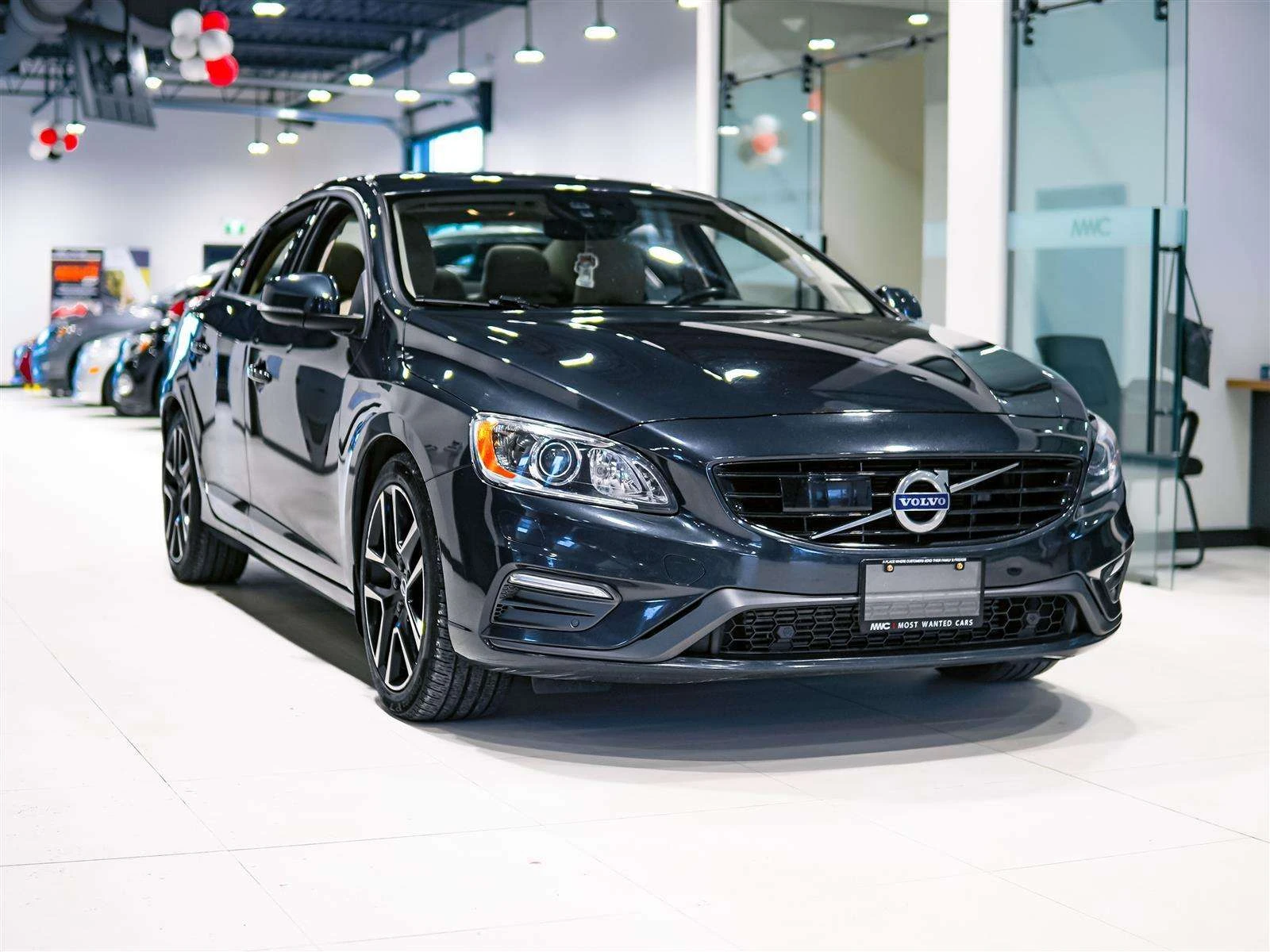 Volvo S60 4Х4 | T6 | КОЖА, МЪРТВА ЗОНА, ПАНО, ЦЕНА ДО БГ, снимка 2 - Автомобили и джипове - 54873983