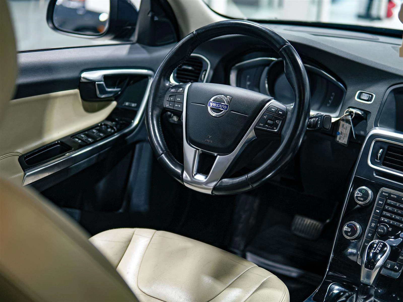 Volvo S60 4Х4 | T6 | КОЖА, МЪРТВА ЗОНА, ПАНО, ЦЕНА ДО БГ, снимка 9 - Автомобили и джипове - 54873983