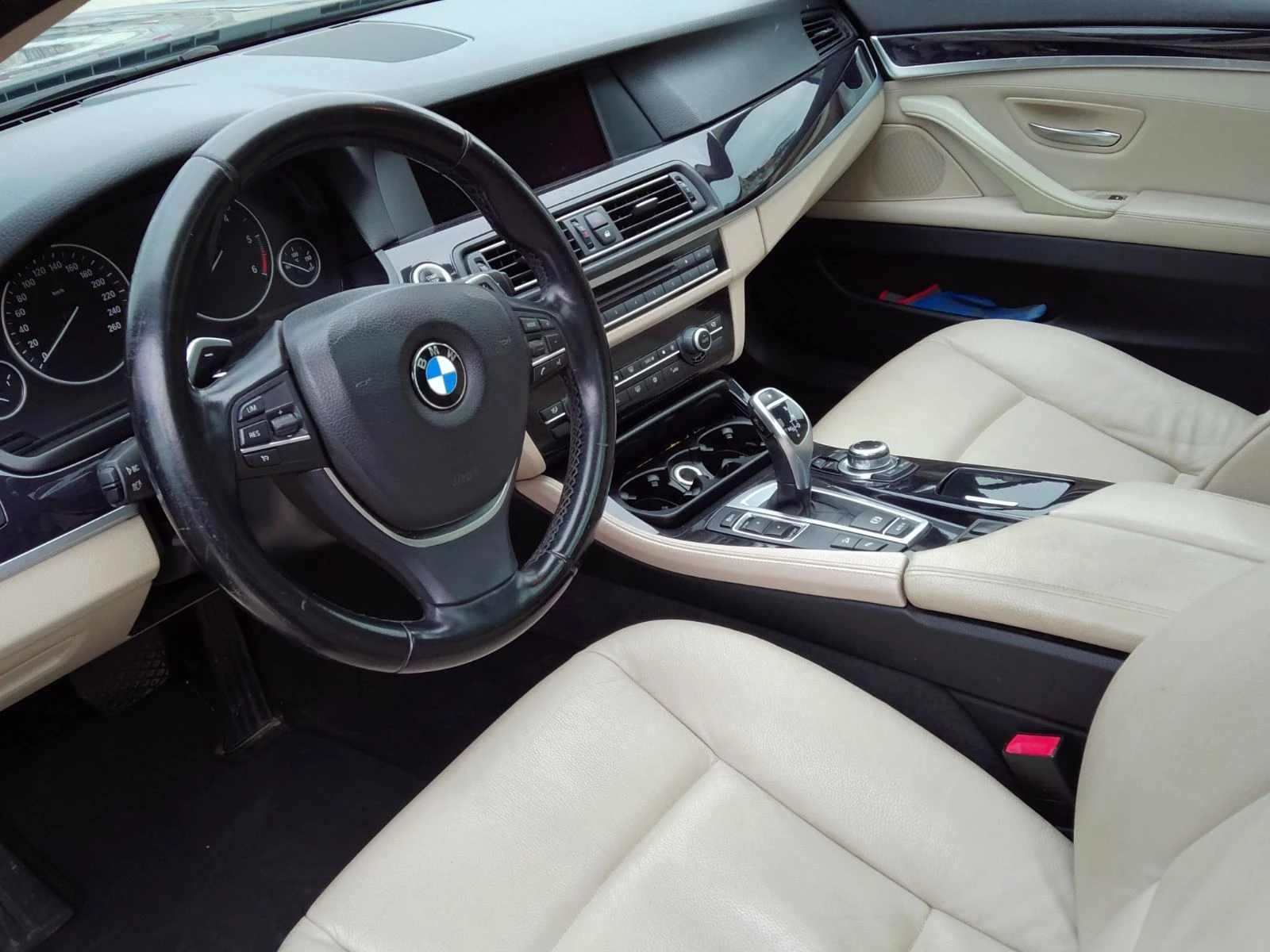 BMW 525 D Xdrive ПАНОРАМА, снимка 11 - Автомобили и джипове - 54966609