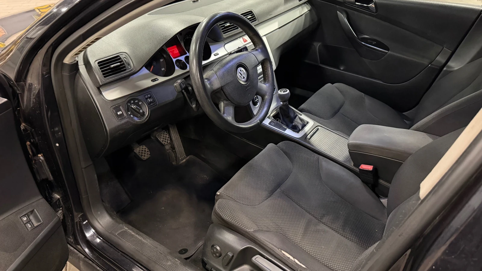 VW Passat 2.0 TDI 4motion, снимка 9 - Автомобили и джипове - 56055046