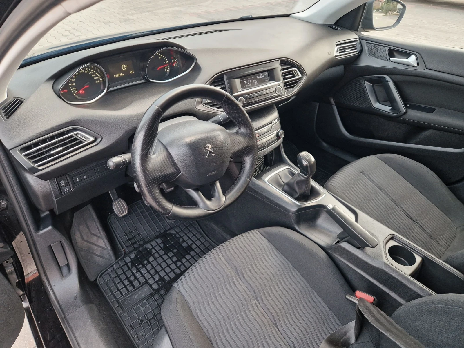Peugeot 308 1.6 HDI, снимка 9 - Автомобили и джипове - 56237475