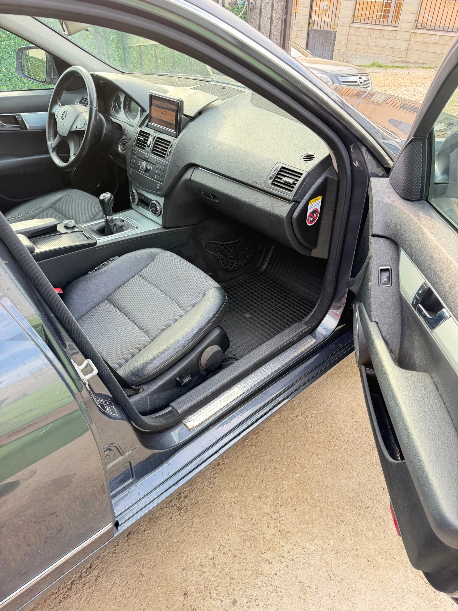 Mercedes-Benz C 220, снимка 8 - Автомобили и джипове - 56523165