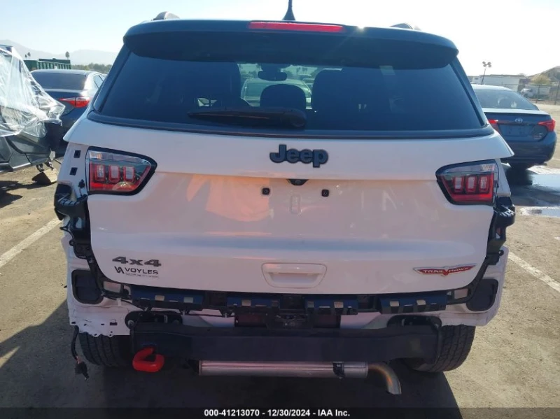 Jeep Compass 2.4L I-4 VVT, 180HP 4X4 Drive, снимка 12 - Автомобили и джипове - 49374197