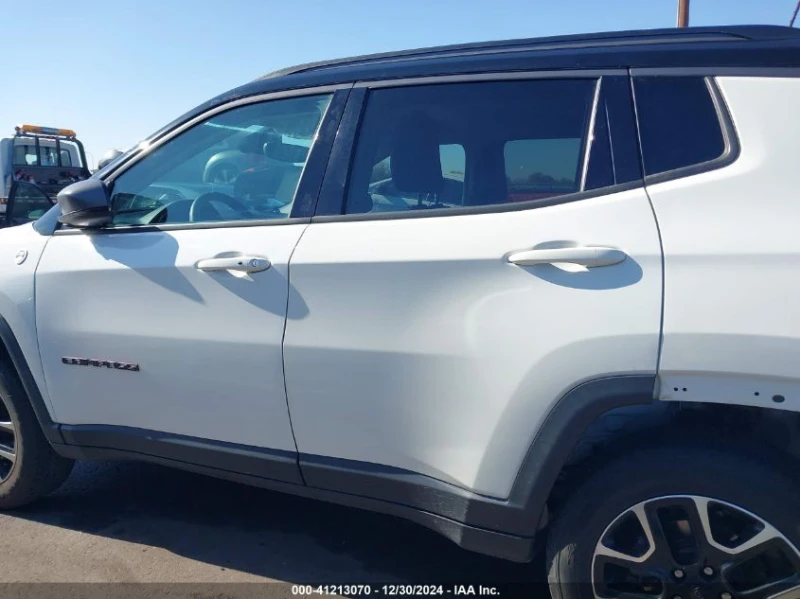 Jeep Compass 2.4L I-4 VVT, 180HP 4X4 Drive, снимка 7 - Автомобили и джипове - 49374197