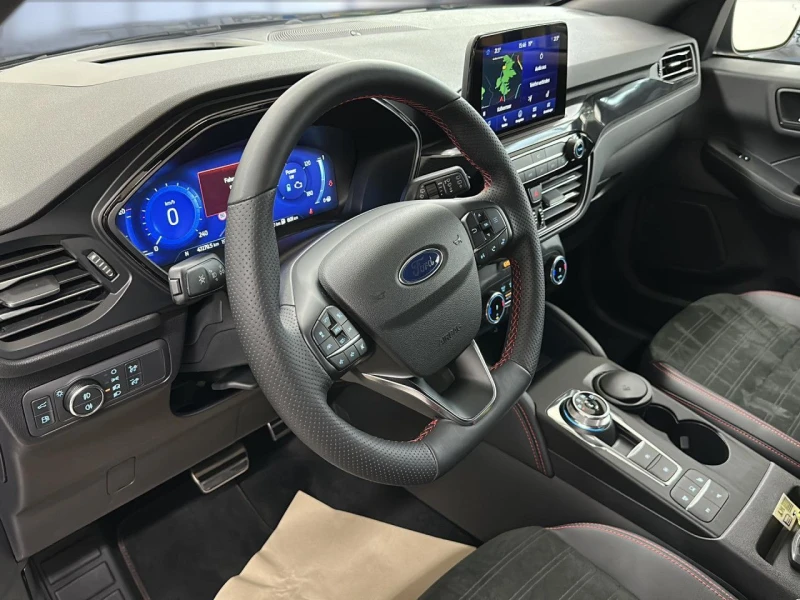 Ford Kuga PHEV/ST-LINE/224HP/NAVI/LED/CAM/AMBI/KLESS/205f, снимка 9 - Автомобили и джипове - 50715151