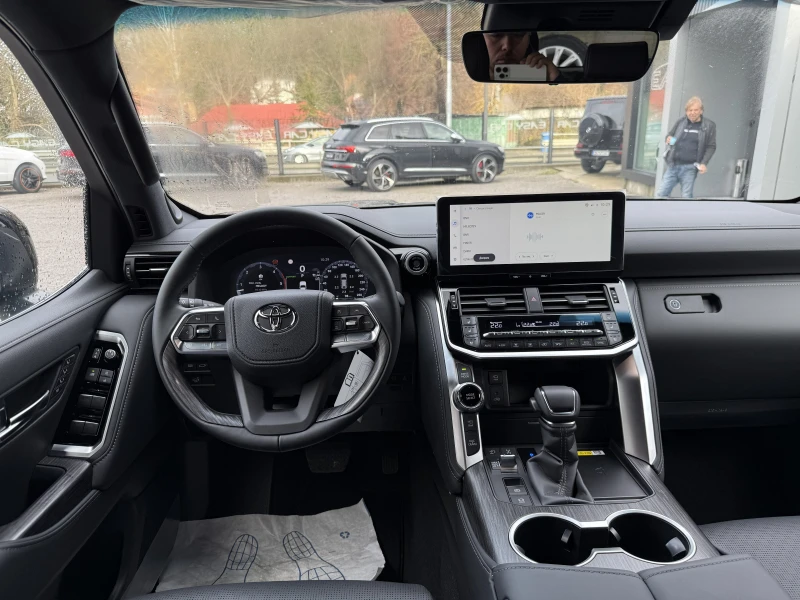 Toyota Land cruiser Land Cruiser 300 Фабрично нова, снимка 9 - Автомобили и джипове - 52705775