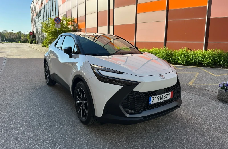 Toyota C-HR 2.0 Hybrid 197кс. Наличен ! Нов в Гаранция - 60950 лв. - 99735668 | Car24.bg