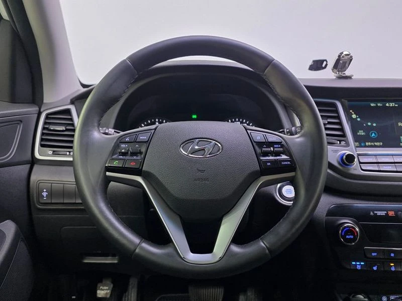 Hyundai Tucson 2.0* AWD* MODERN* ПОДГРЕВ* ОБДУХВАНЕ, снимка 15 - Автомобили и джипове - 54664493