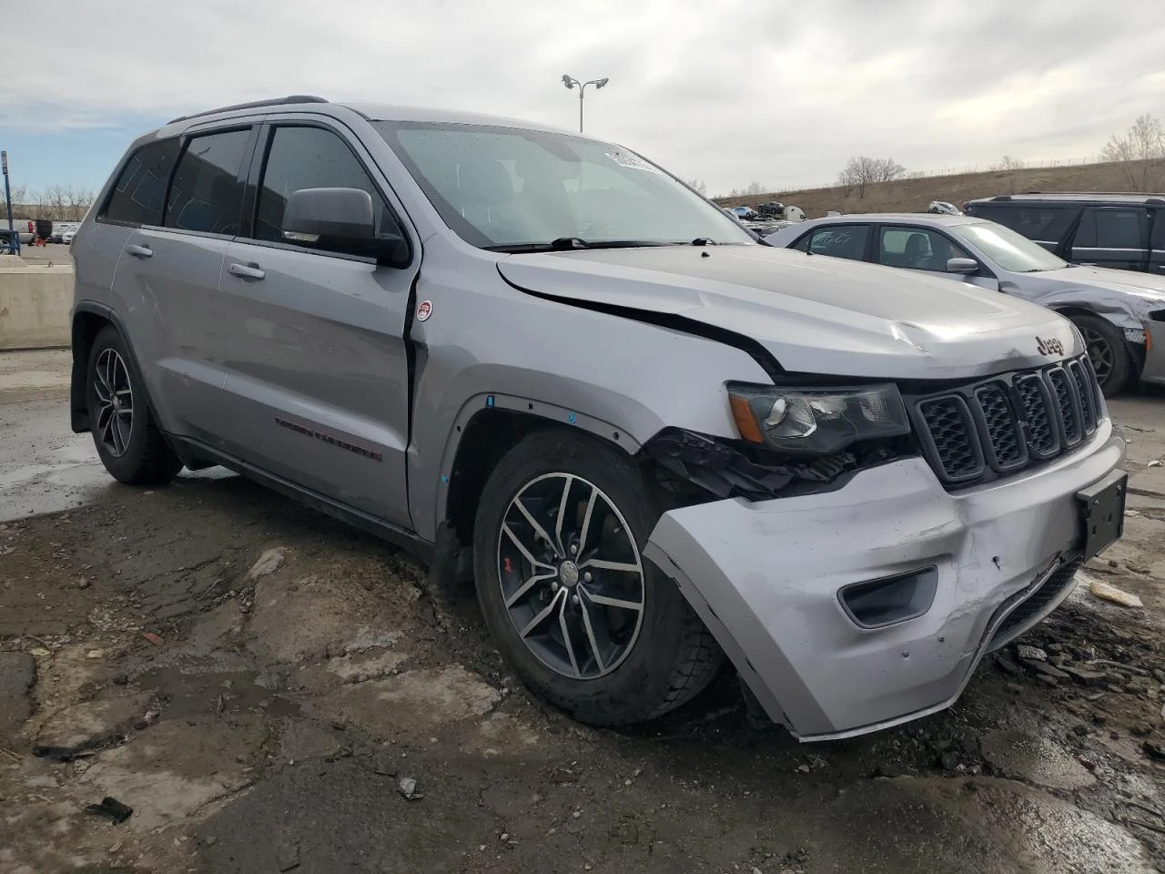 Jeep Grand cherokee TrailHawk Обдух* 8ZF* LED* М.Точка* Въздух*  - изображение 3