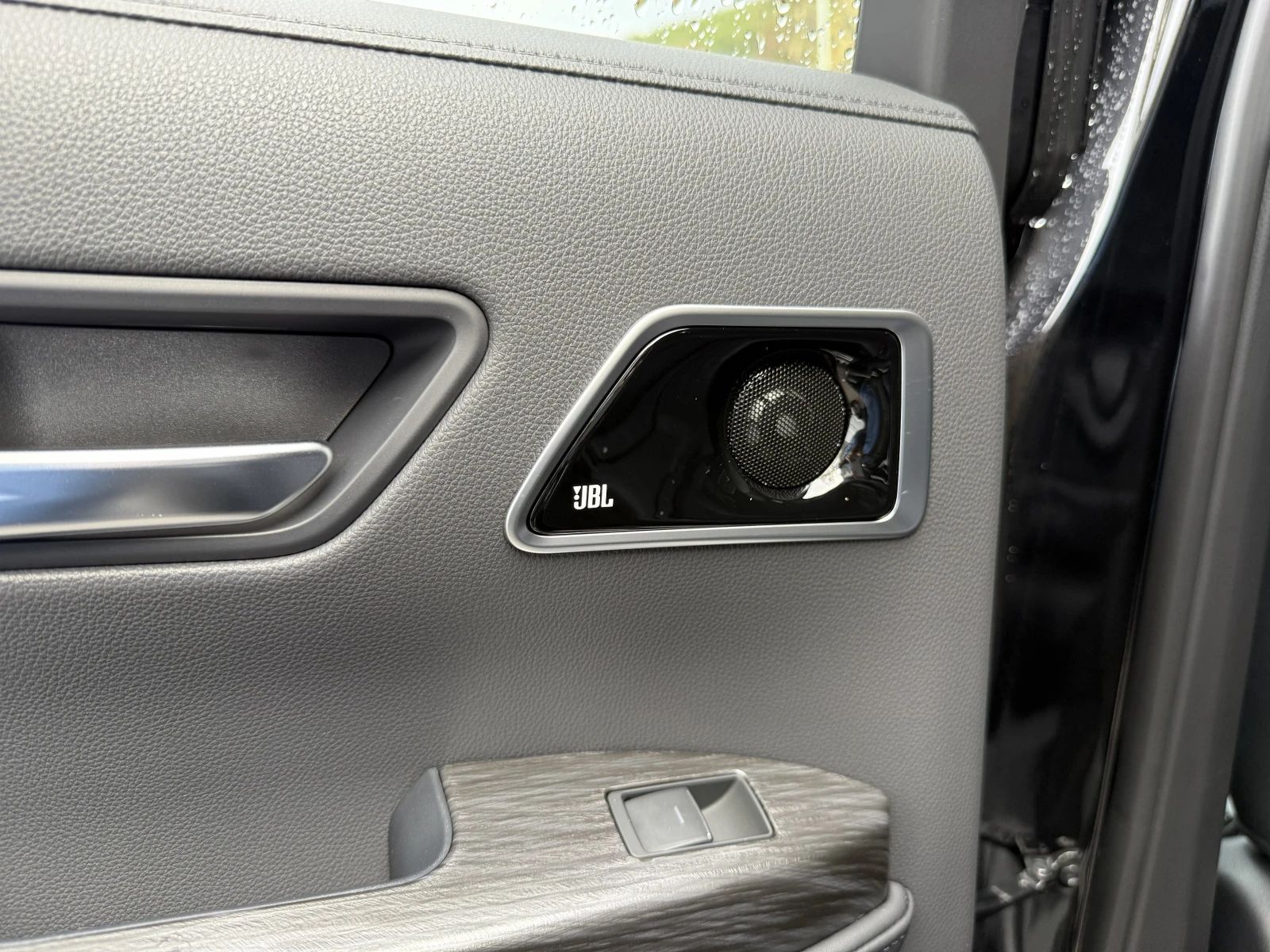 Toyota Land cruiser Land Cruiser 300 Фабрично нова - изображение 9