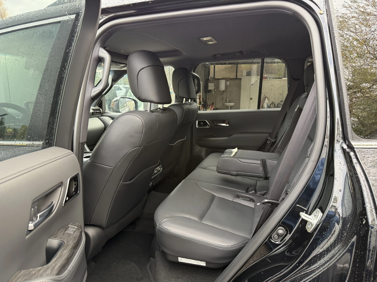 Toyota Land cruiser Land Cruiser 300 Фабрично нова - изображение 10