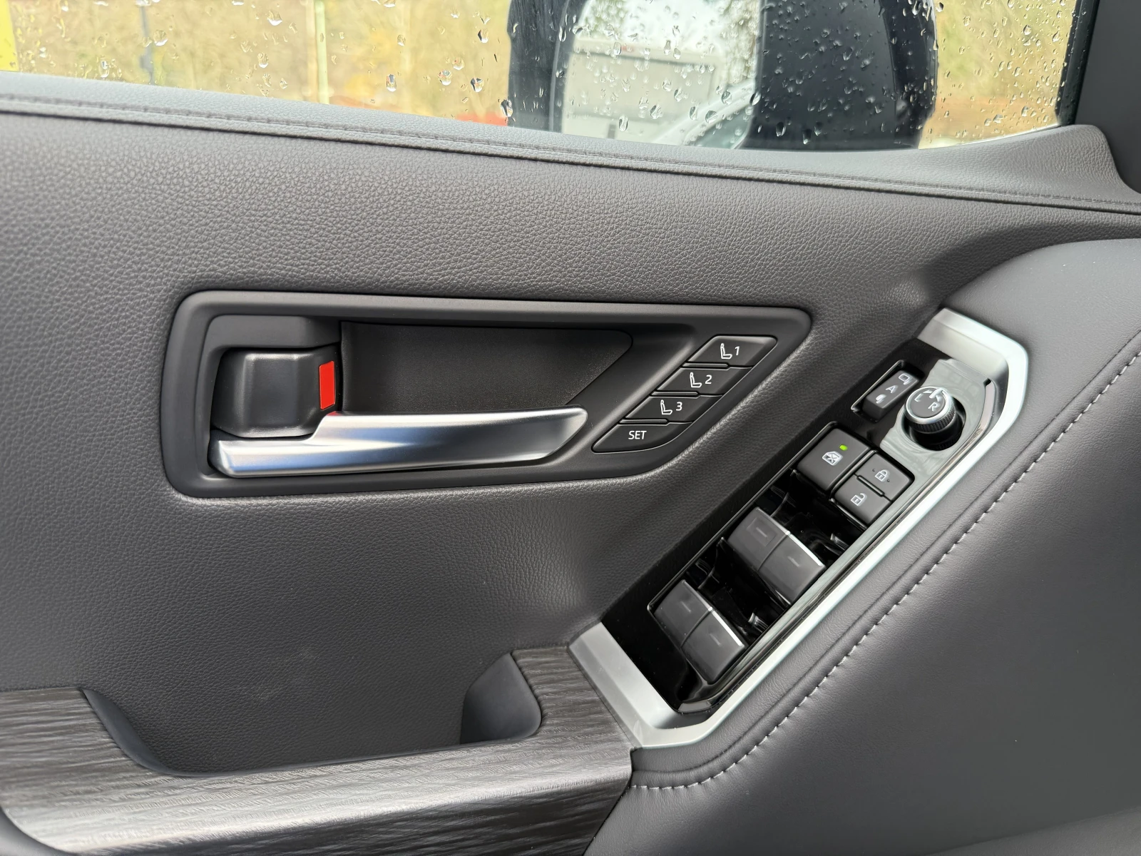 Toyota Land cruiser Land Cruiser 300 Фабрично нова - изображение 5