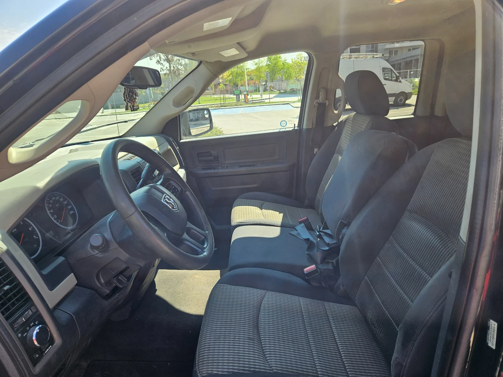 Dodge RAM 1500  5.7 Hemi 4x4, снимка 2 - Автомобили и джипове - 53496908