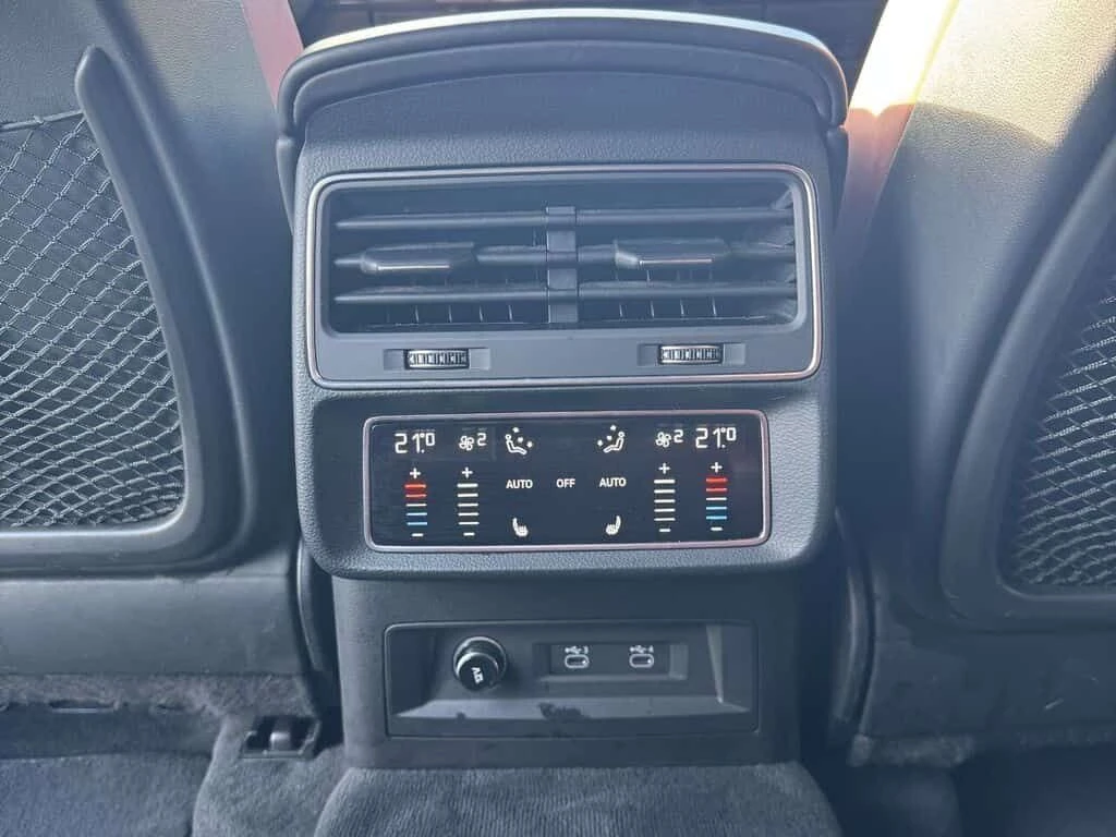 Audi SQ8 CARFAX , снимка 10 - Автомобили и джипове - 54056369