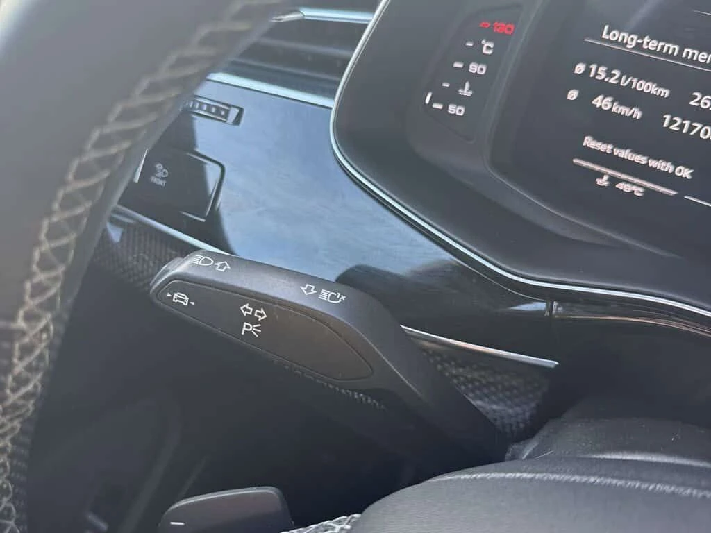 Audi SQ8 CARFAX , снимка 17 - Автомобили и джипове - 54056369