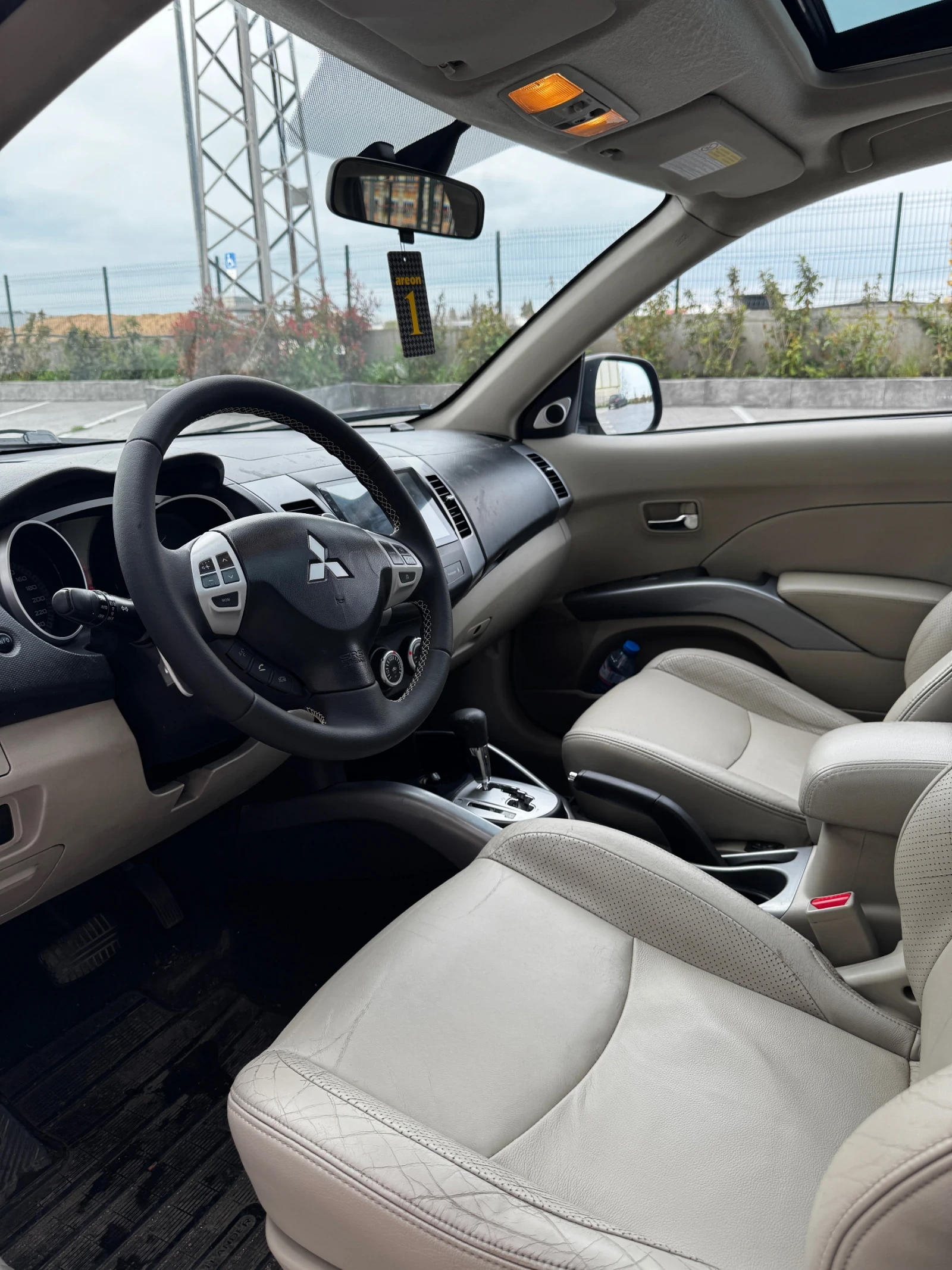 Mitsubishi Outlander 2.4 газ , автомат, снимка 8 - Автомобили и джипове - 54182329