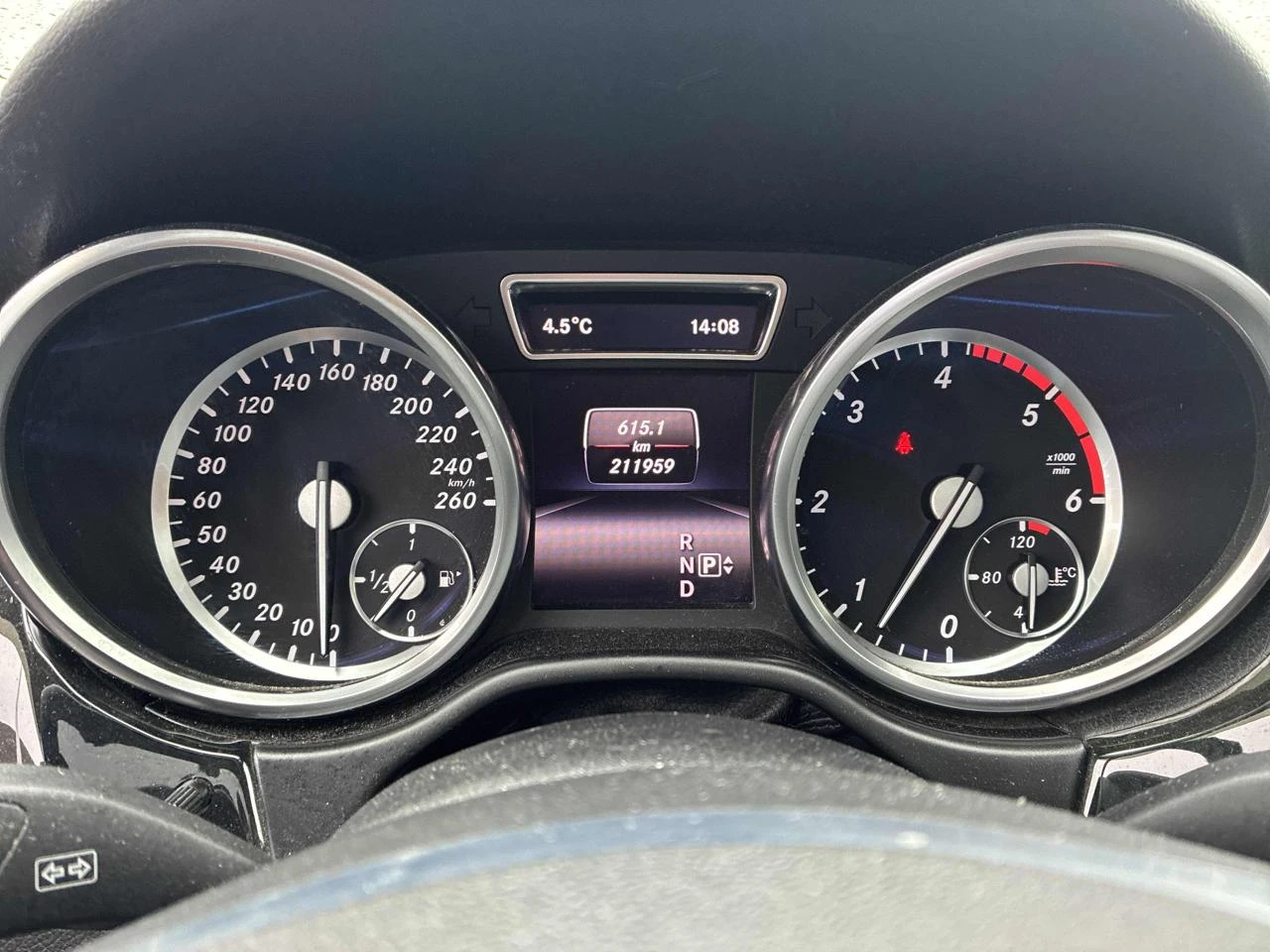 Mercedes-Benz ML 350 d* AMG* LED* 360* Harman* Панорама* Подгр* 2 чифт, снимка 7 - Автомобили и джипове - 54390104