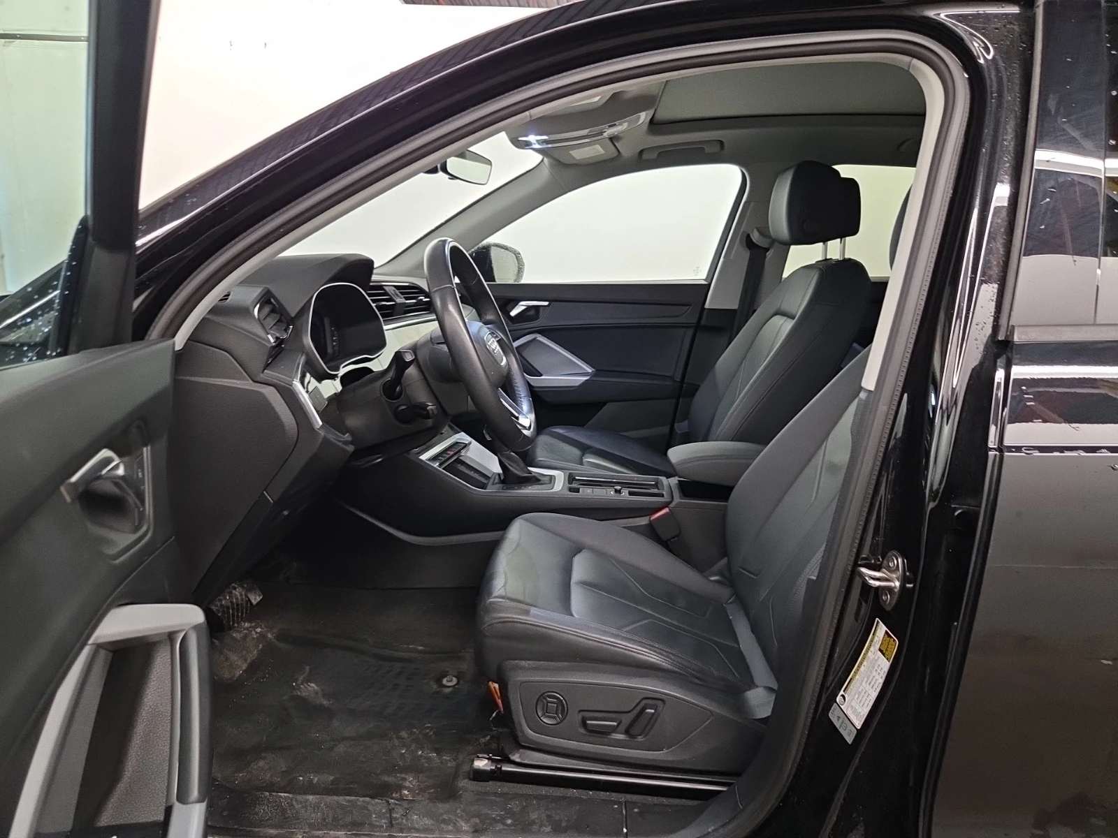 Audi Q3 S line Premium 45 TFSI quattro, снимка 11 - Автомобили и джипове - 54451266
