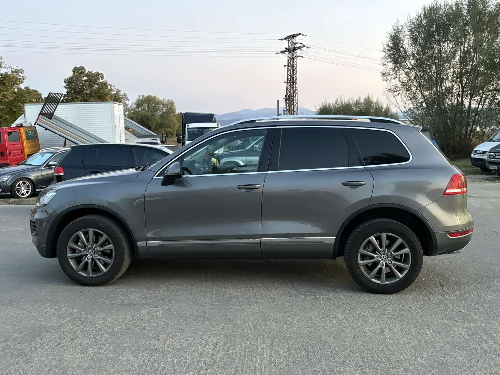 VW Touareg 3.0 TDI, снимка 4 - Автомобили и джипове - 56075459