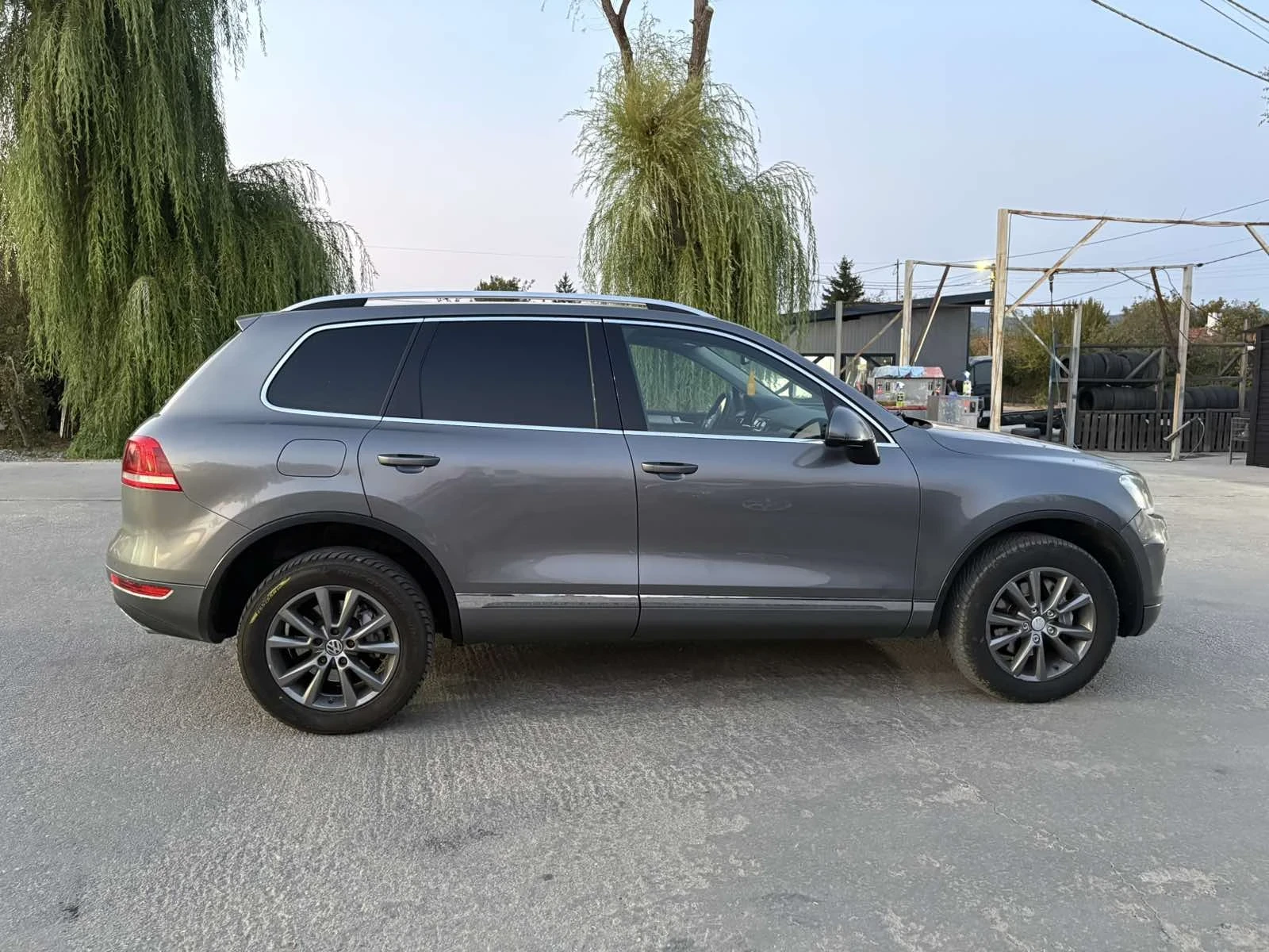 VW Touareg 3.0 TDI, снимка 5 - Автомобили и джипове - 56075459