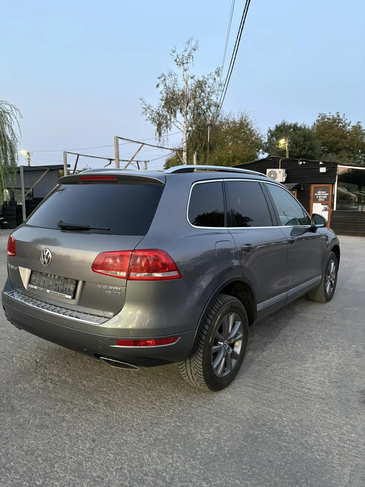 VW Touareg 3.0 TDI, снимка 7 - Автомобили и джипове - 56075459