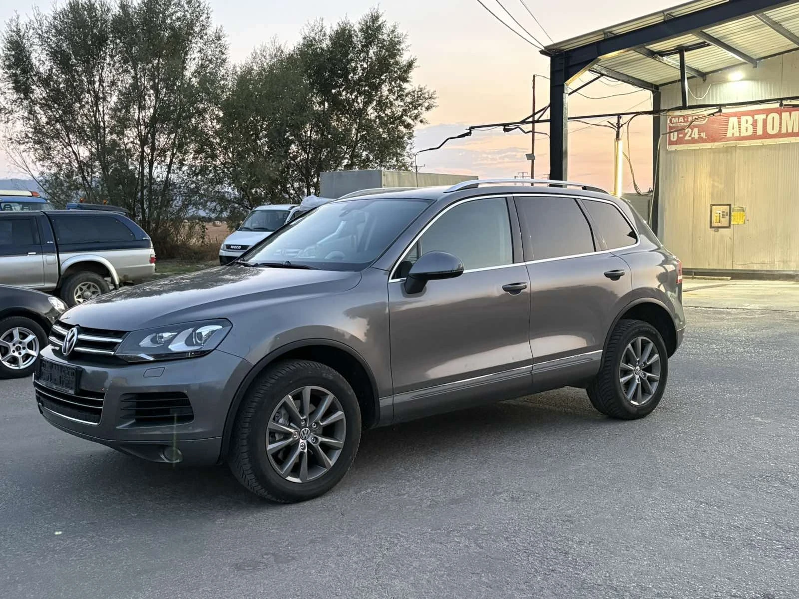 VW Touareg 3.0 TDI, снимка 3 - Автомобили и джипове - 56075459