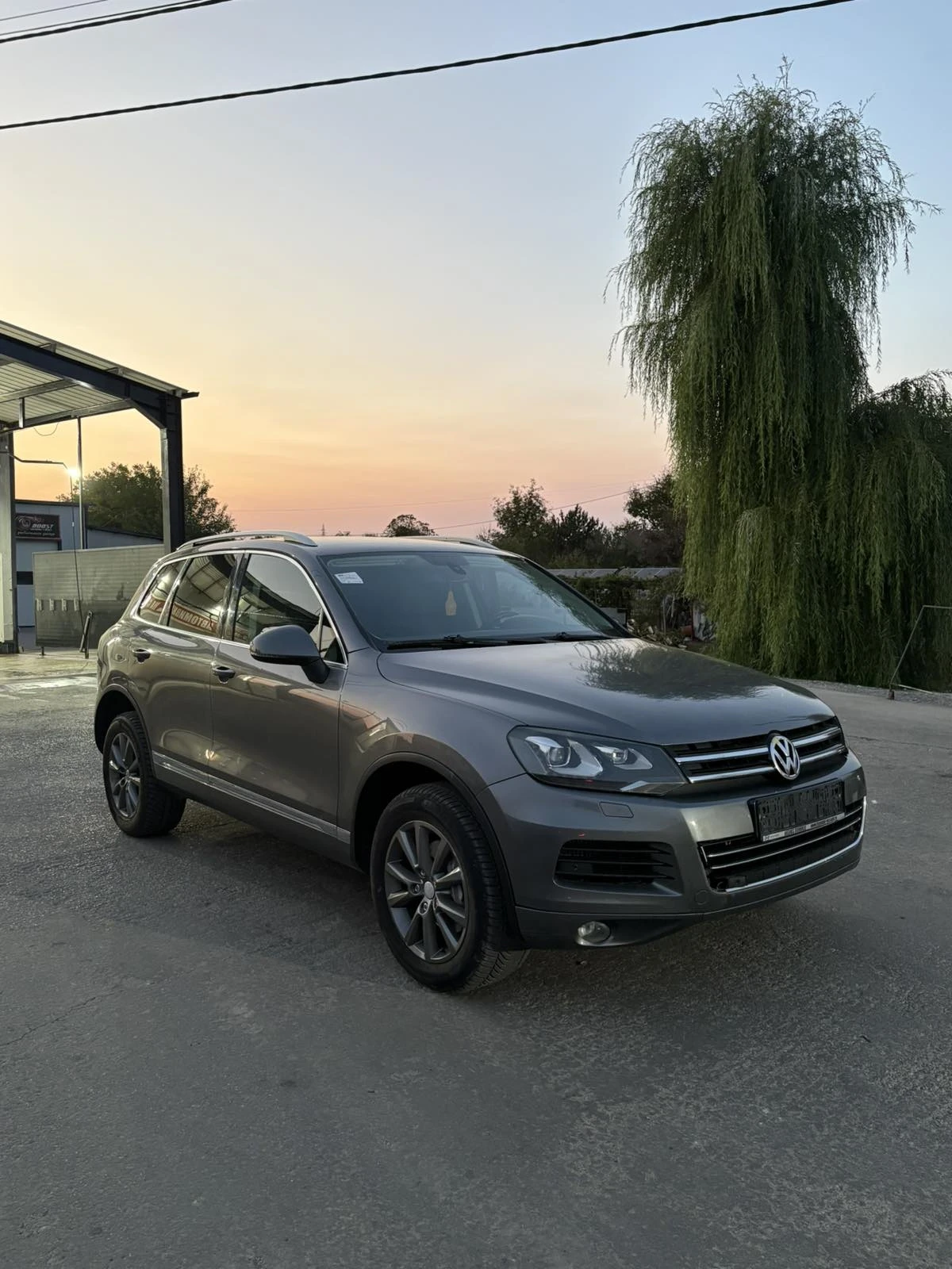 VW Touareg 3.0 TDI, снимка 2 - Автомобили и джипове - 56075459