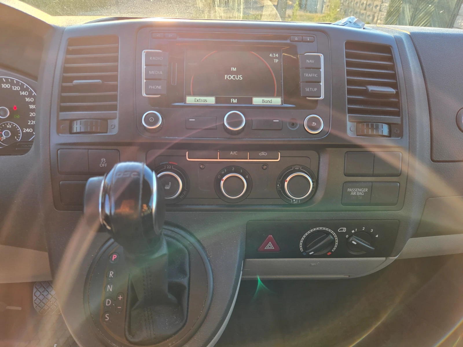 VW Transporter 2.0 TDI 180KS AUTOMT, снимка 15 - Бусове и автобуси - 55950816