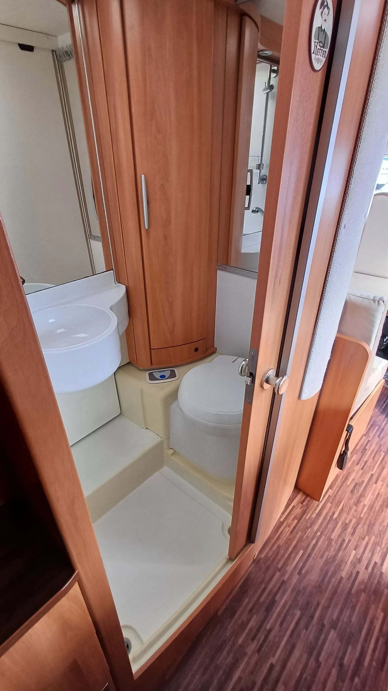 ������ HYMER / ERIBA Ex 482 | Mobile.bg � ����������� 16