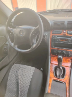Mercedes-Benz C 200, снимка 15