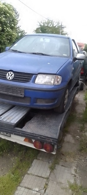 VW Polo, снимка 1 - Автомобили и джипове - 33371311