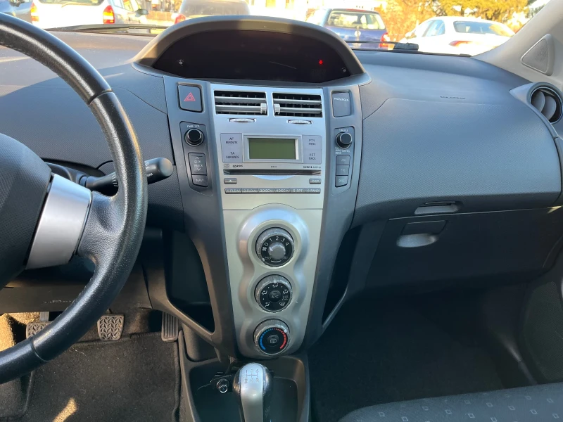 Toyota Yaris, снимка 6 - Автомобили и джипове - 48972556