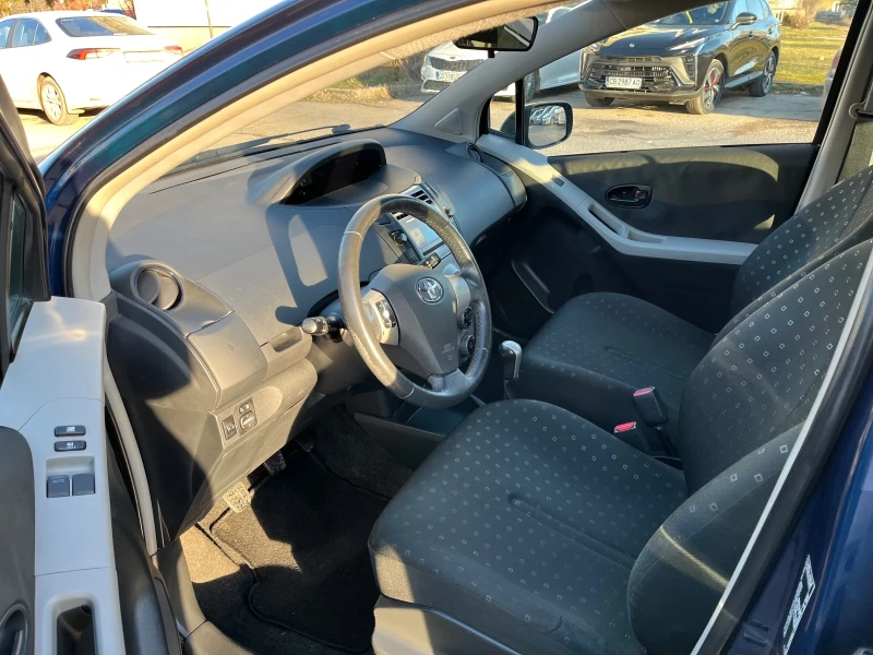 Toyota Yaris, снимка 5 - Автомобили и джипове - 48972556