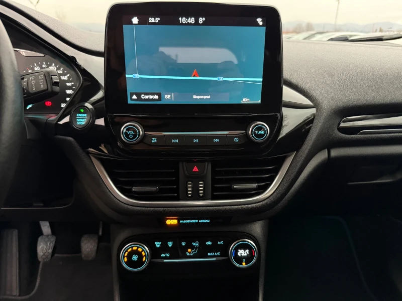 Ford Fiesta 1.0i/Titanium/Nav/Keyless Go/Euro6, снимка 12 - Автомобили и джипове - 52690608