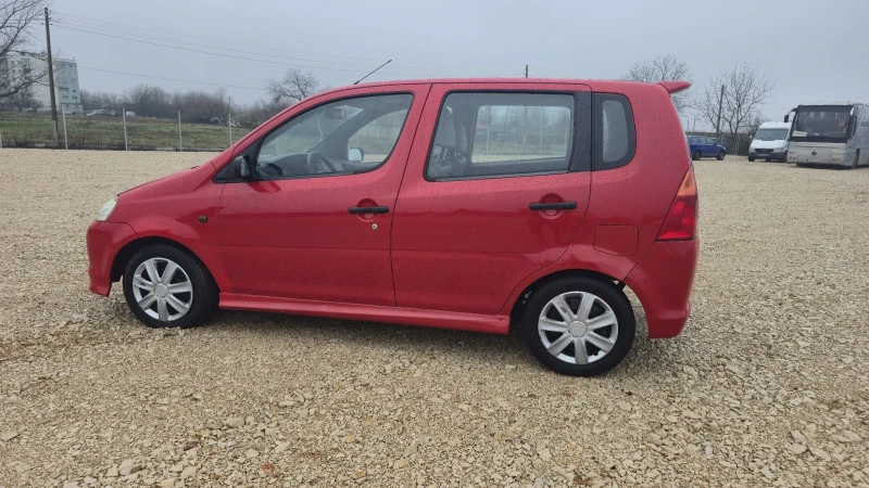 Daihatsu Yrv 1.3i 16V, снимка 4 - Автомобили и джипове - 53272025