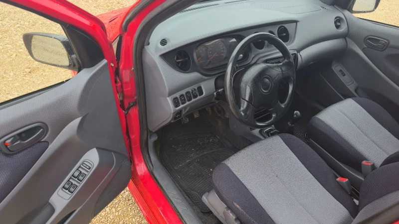 Daihatsu Yrv 1.3i 16V, снимка 7 - Автомобили и джипове - 53272025