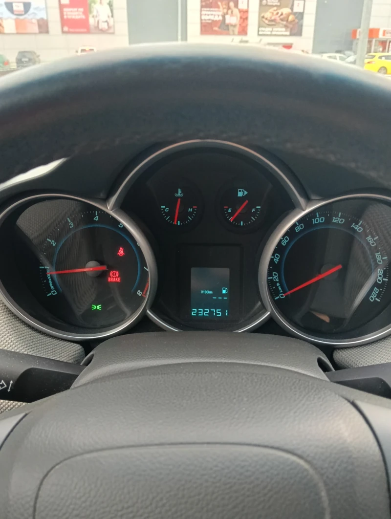 Chevrolet Cruze 1.6 113 к.с., снимка 16 - Автомобили и джипове - 53477757