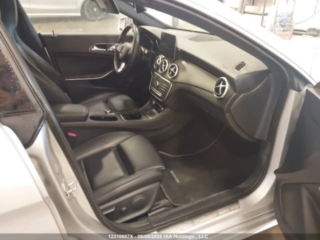 Mercedes-Benz CLA 250 4MATIC* LED* PANO - изображение 5