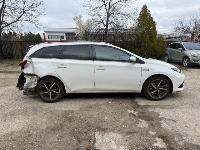 Toyota Auris 1.8 HYBRID | Mobile.bg � ����������� 6