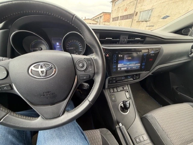Toyota Auris 1.8 HYBRID | Mobile.bg � ����������� 12