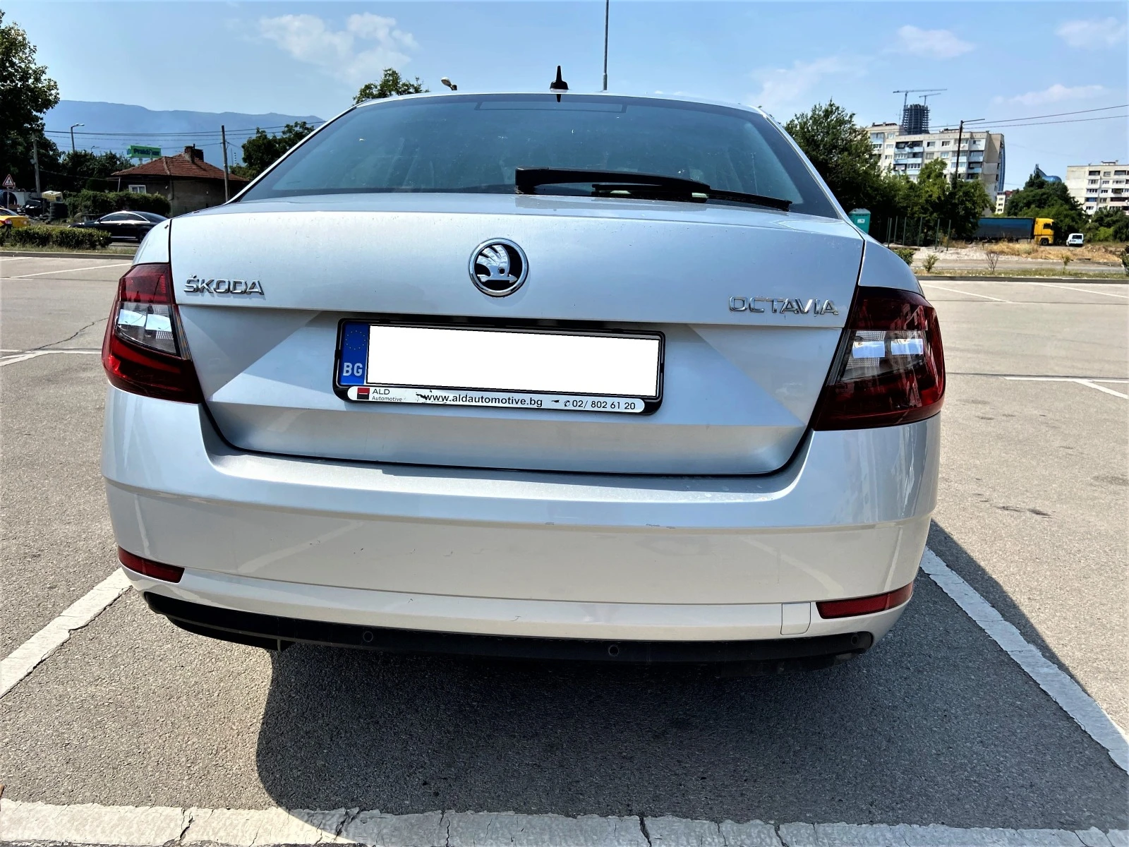 Skoda Octavia 1.6 TDI STYLE - изображение 6