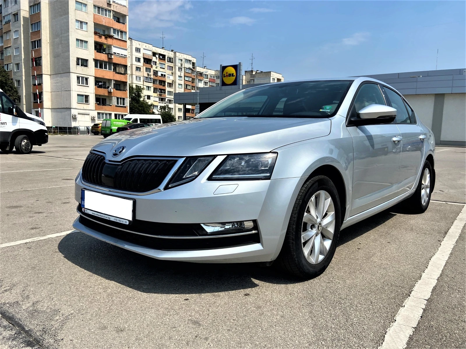 Skoda Octavia 1.6 TDI STYLE - изображение 8