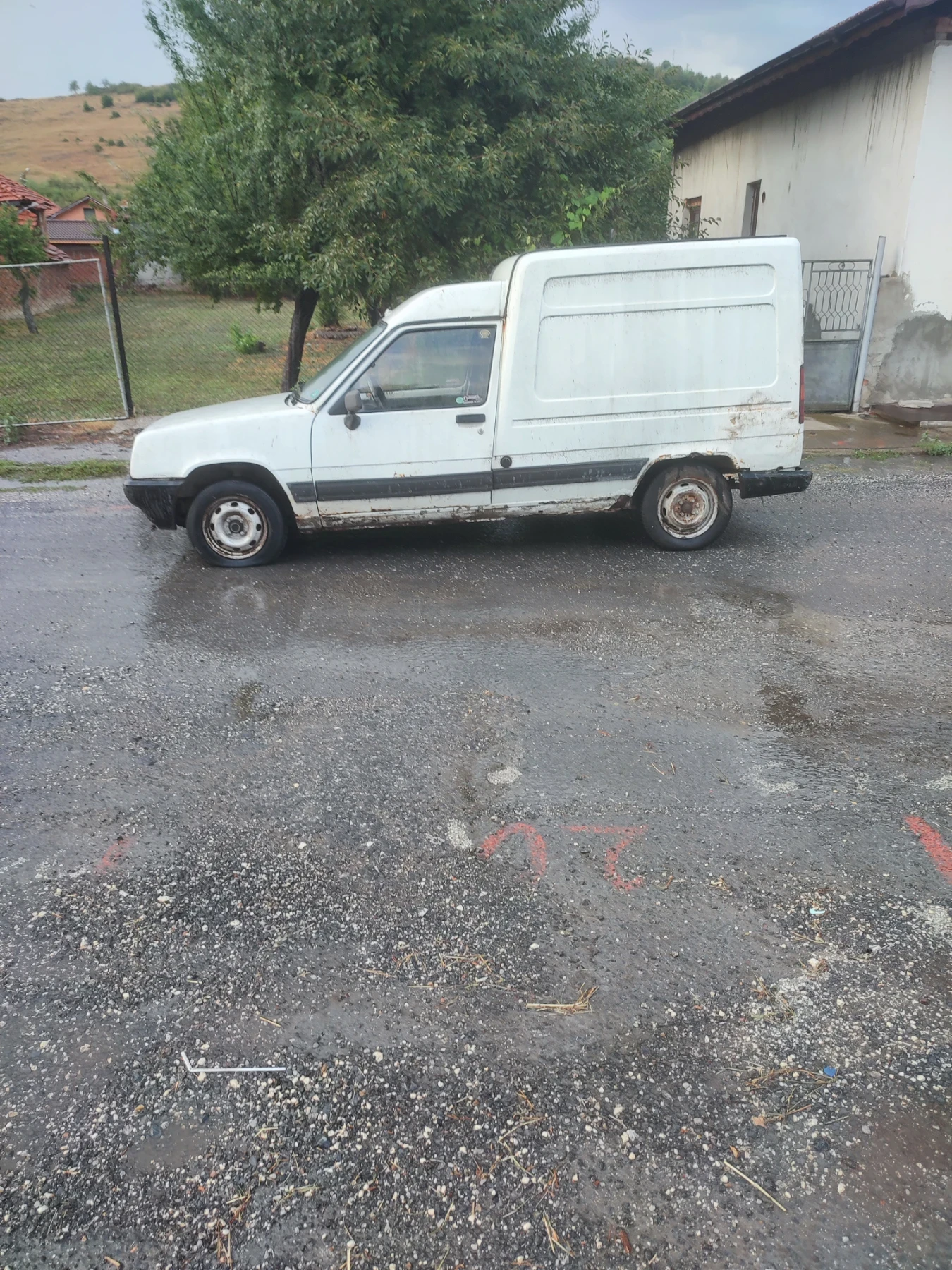 Renault Rapid  - изображение 2