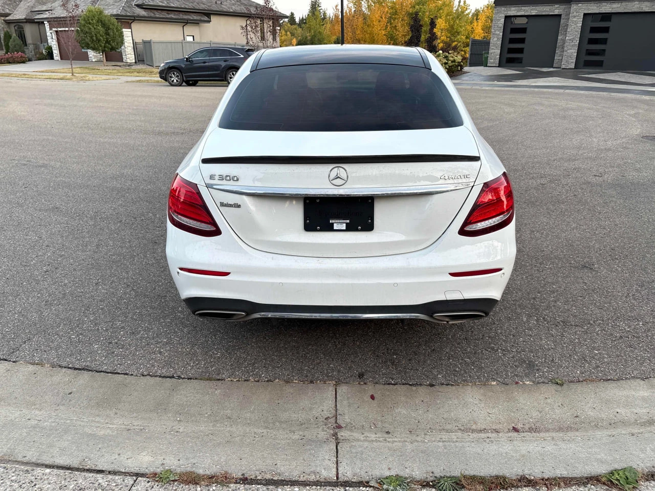 Mercedes-Benz E 300 * АВТО КРЕДИТ* ЦЕНА ДО БГ * CARFAX *  - изображение 5