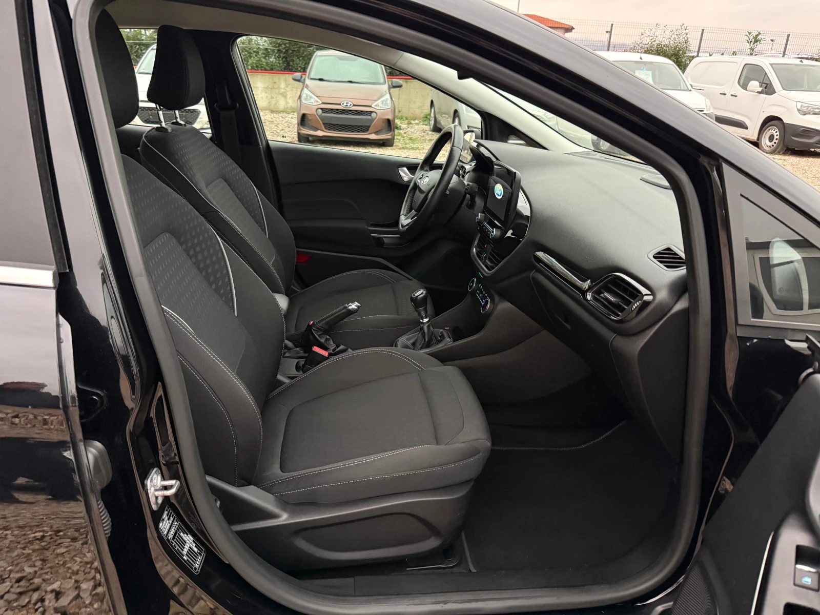 Ford Fiesta 1.0i/Titanium/Nav/Keyless Go/Euro6 | Mobile.bg � ����������� 13