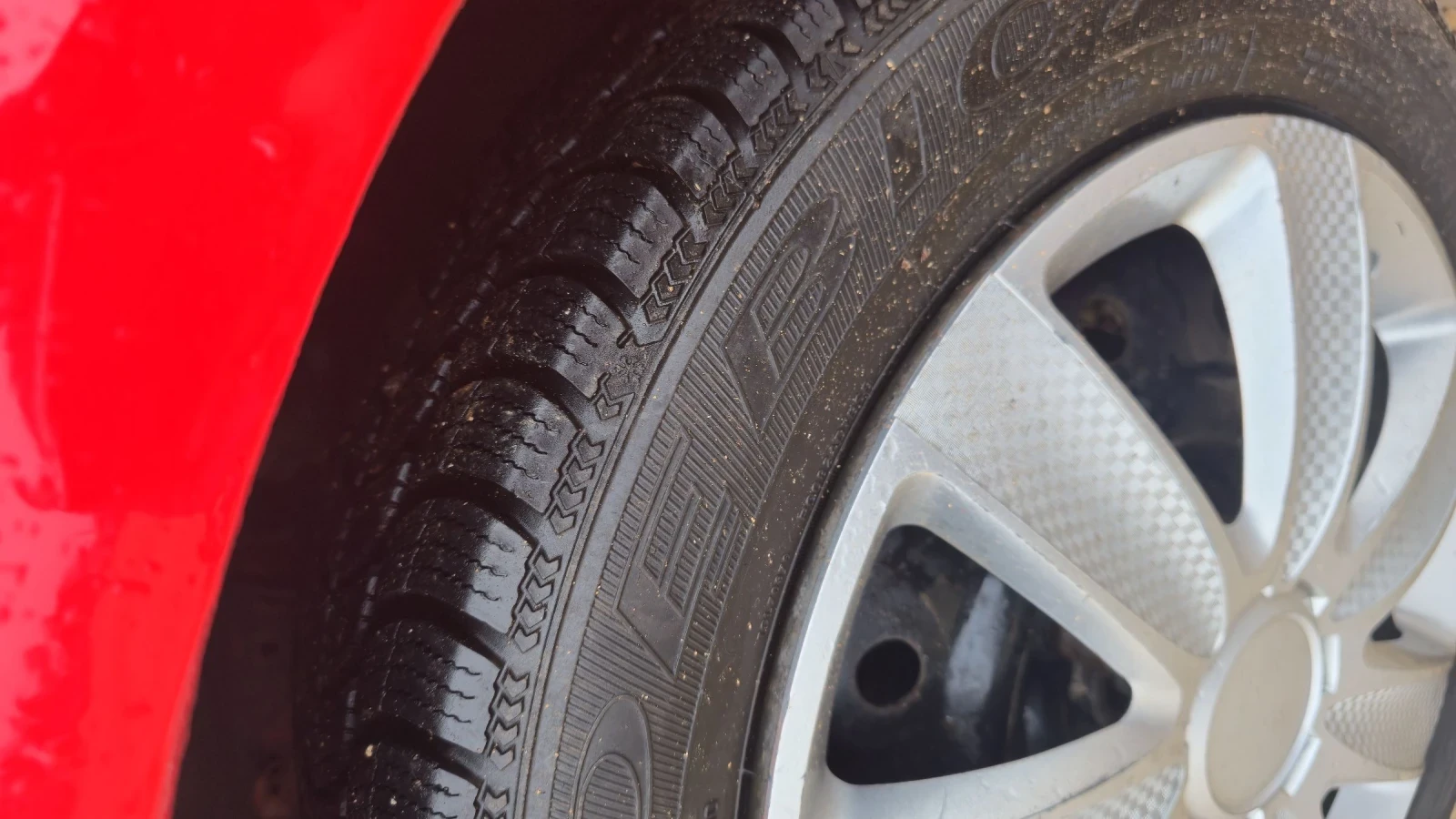 Daihatsu Yrv 1.3i 16V - изображение 5